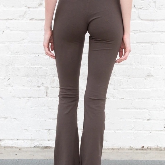 Brandy Melville Priscilla pants - Picture 2 of 5